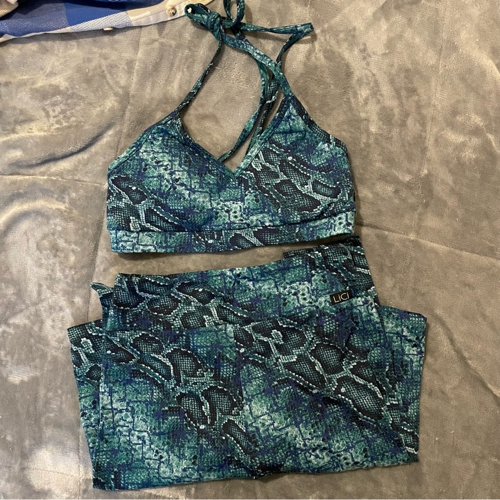 Licifit snakeskin blue leggings & halter top XS